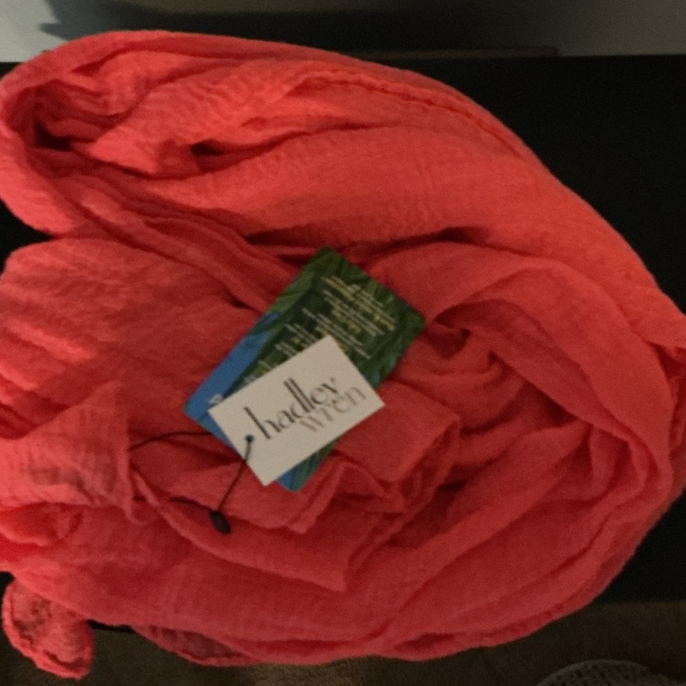 Hallow Green Coral Scarf